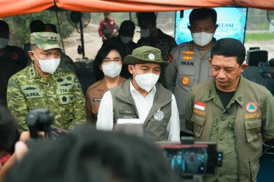 Tegas Tanpa Pandang Bulu: Menhut Raja Antoni Cabut Izin Usaha 5 Perusahaan Penyebab Karhutla di Kalimantan