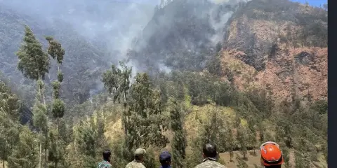 Terjunkan Helikopter Water Bombing ke Lahan Warga, PT SAM Dipuji BPBD Hulu Sungai Selatan