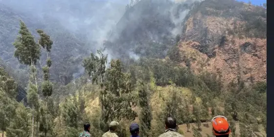 Terjunkan Helikopter Water Bombing ke Lahan Warga, PT SAM Dipuji BPBD Hulu Sungai Selatan