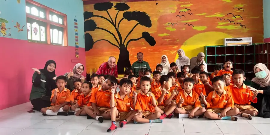 Gandeng Native Speaker, Astra Agro Group Dorong Rasa Percaya Diri Siswa SKH Swastika Bunda Menuju Panggung Dunia